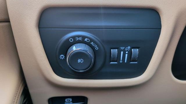 2023 Jeep Grand Cherokee Summit