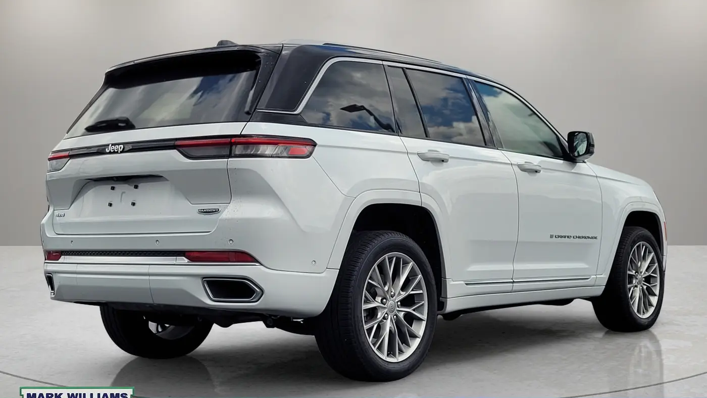 2023 Jeep Grand Cherokee Summit