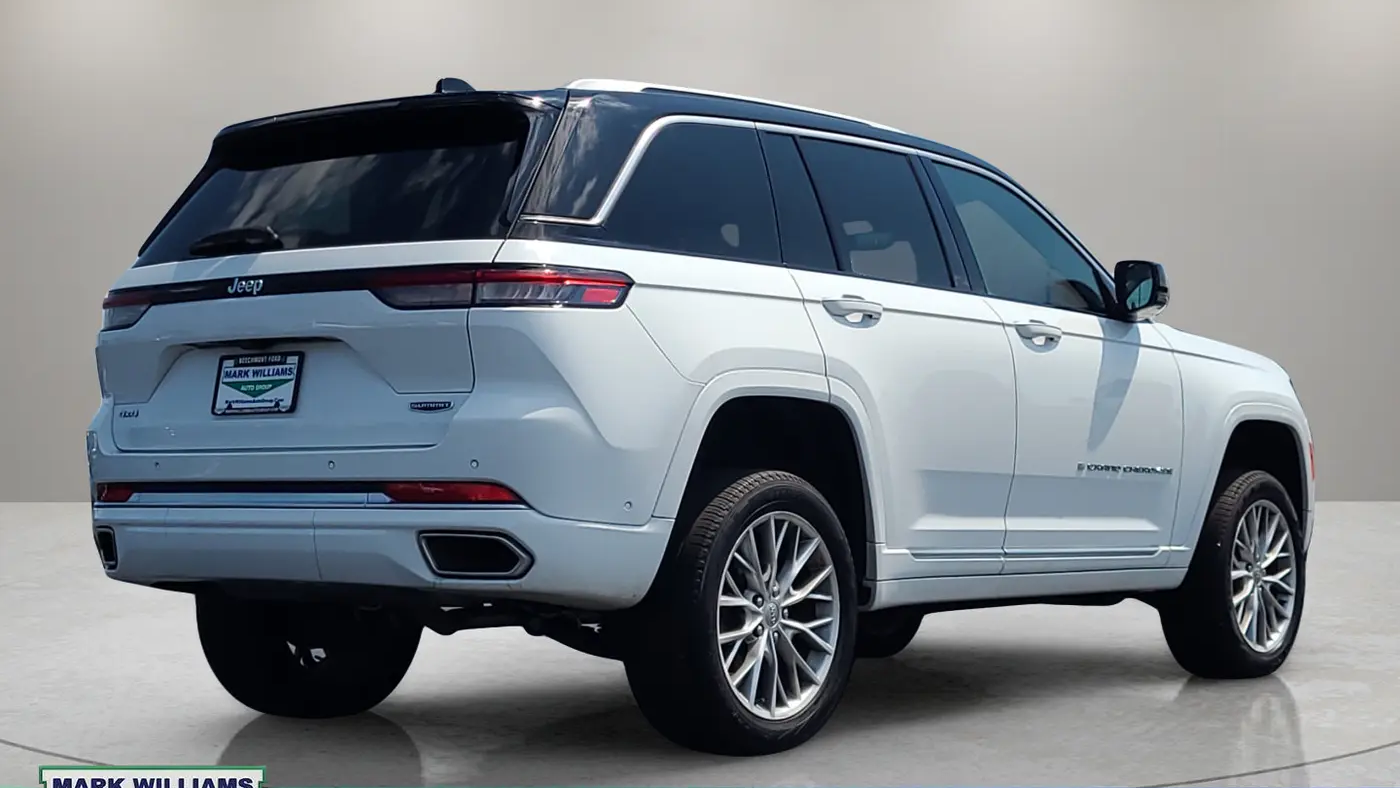 2023 Jeep Grand Cherokee Summit