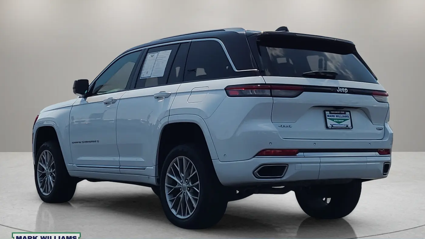 2023 Jeep Grand Cherokee Summit