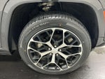 2024 Grand Cherokee Thumbnail 8