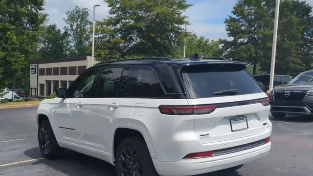 2026 Jeep Grand Cherokee Summit