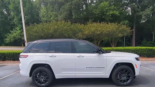 2026 Jeep Grand Cherokee Summit