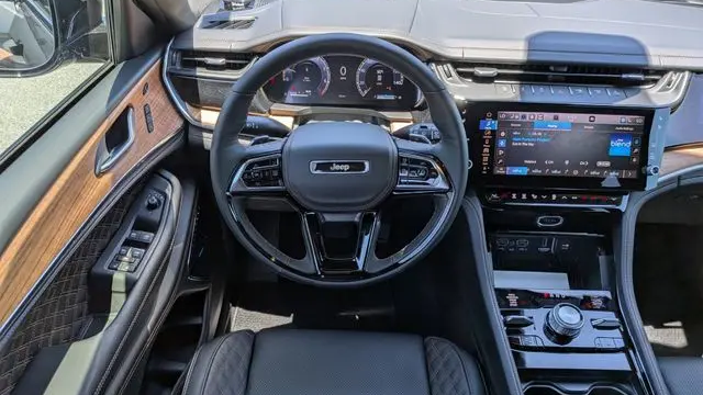 2026 Jeep Grand Cherokee Summit