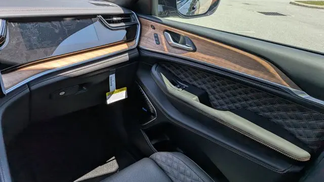 2026 Jeep Grand Cherokee Summit