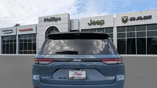 2026 Jeep Grand Cherokee Summit