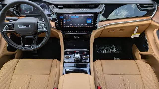 2026 Jeep Grand Cherokee Summit