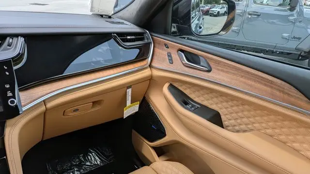 2026 Jeep Grand Cherokee Summit