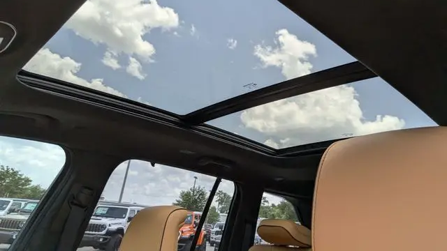 2026 Jeep Grand Cherokee Summit