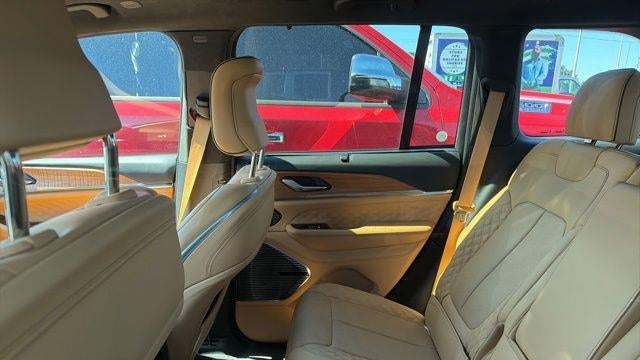 2022 Jeep Grand Cherokee Summit