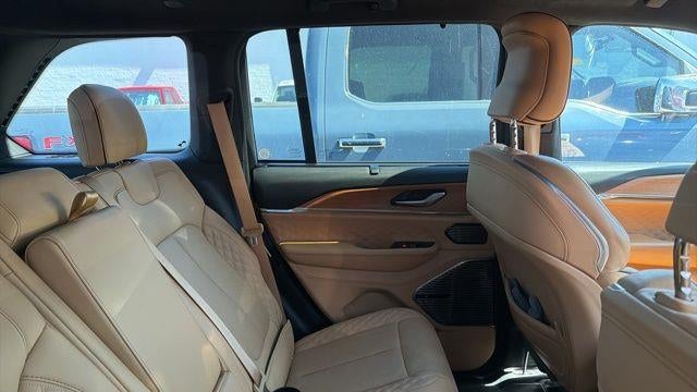2022 Jeep Grand Cherokee Summit