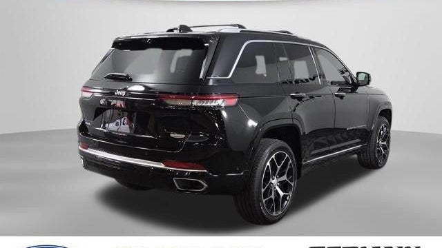 2022 Jeep Grand Cherokee Summit