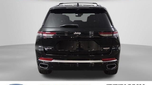 2022 Jeep Grand Cherokee Summit