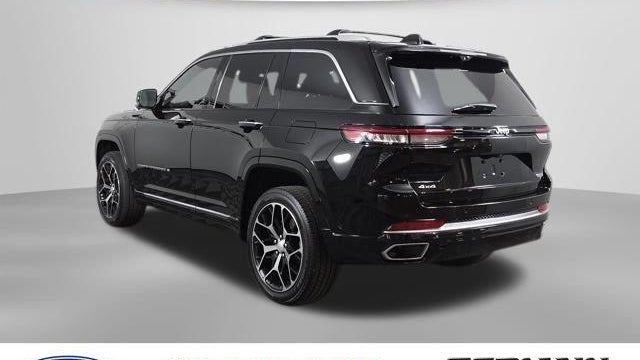 2022 Jeep Grand Cherokee Summit