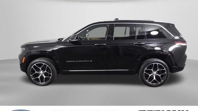 2022 Jeep Grand Cherokee Summit