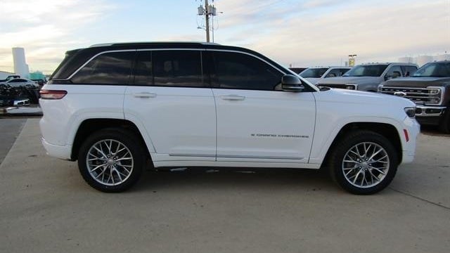 2022 Jeep Grand Cherokee Summit