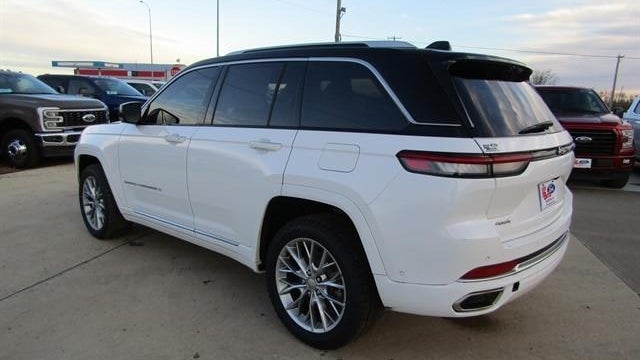 2022 Jeep Grand Cherokee Summit