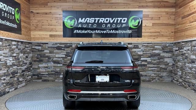 2022 Jeep Grand Cherokee Summit