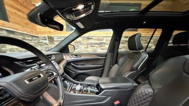 2022 Jeep Grand Cherokee Summit