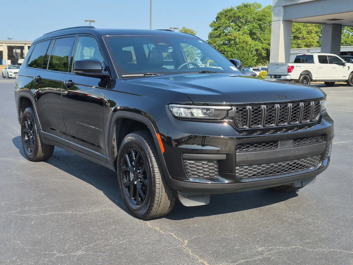 2025 Jeep Cherokee - $34,000