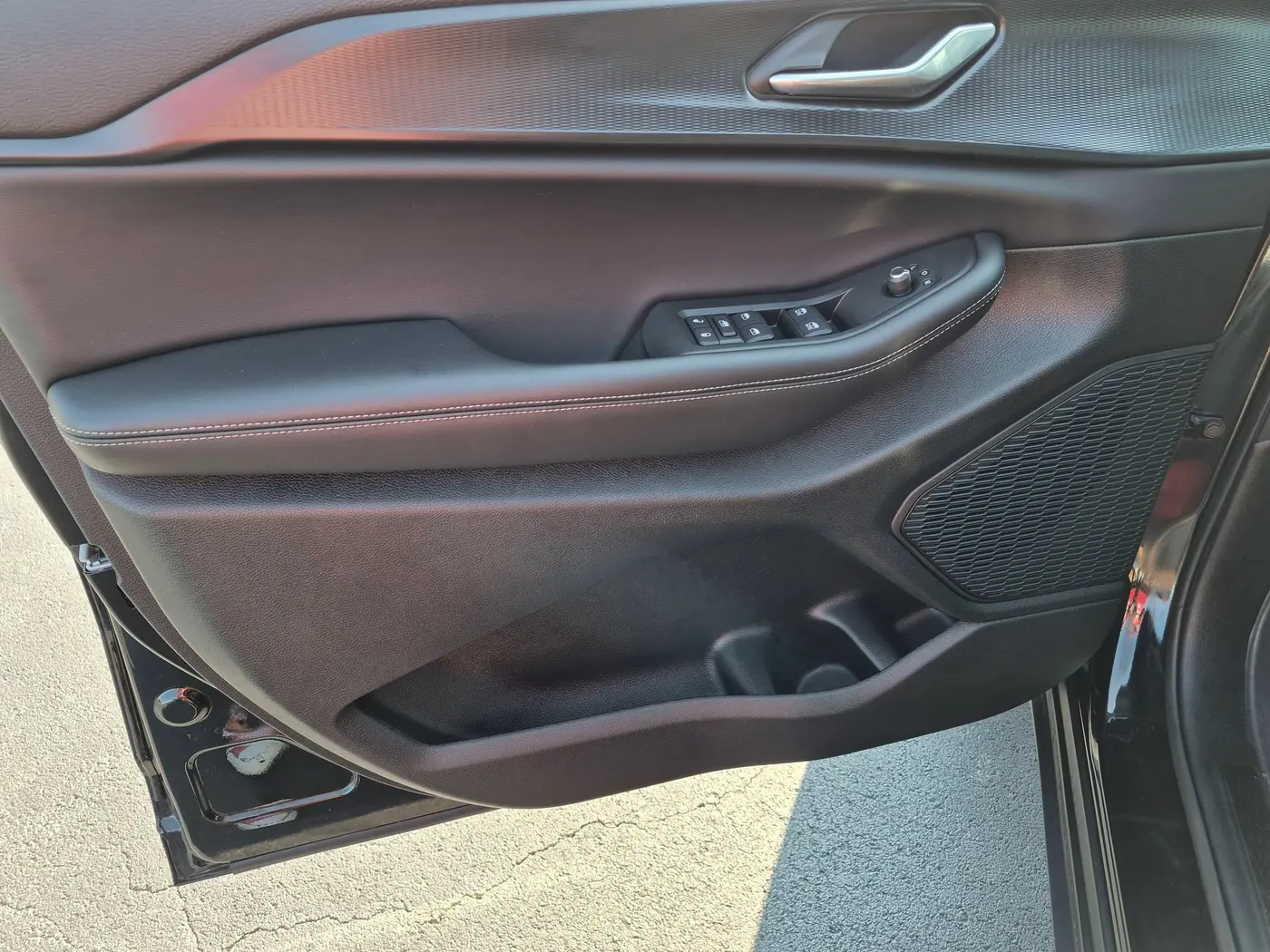 2025 Jeep Cherokee - $34,000