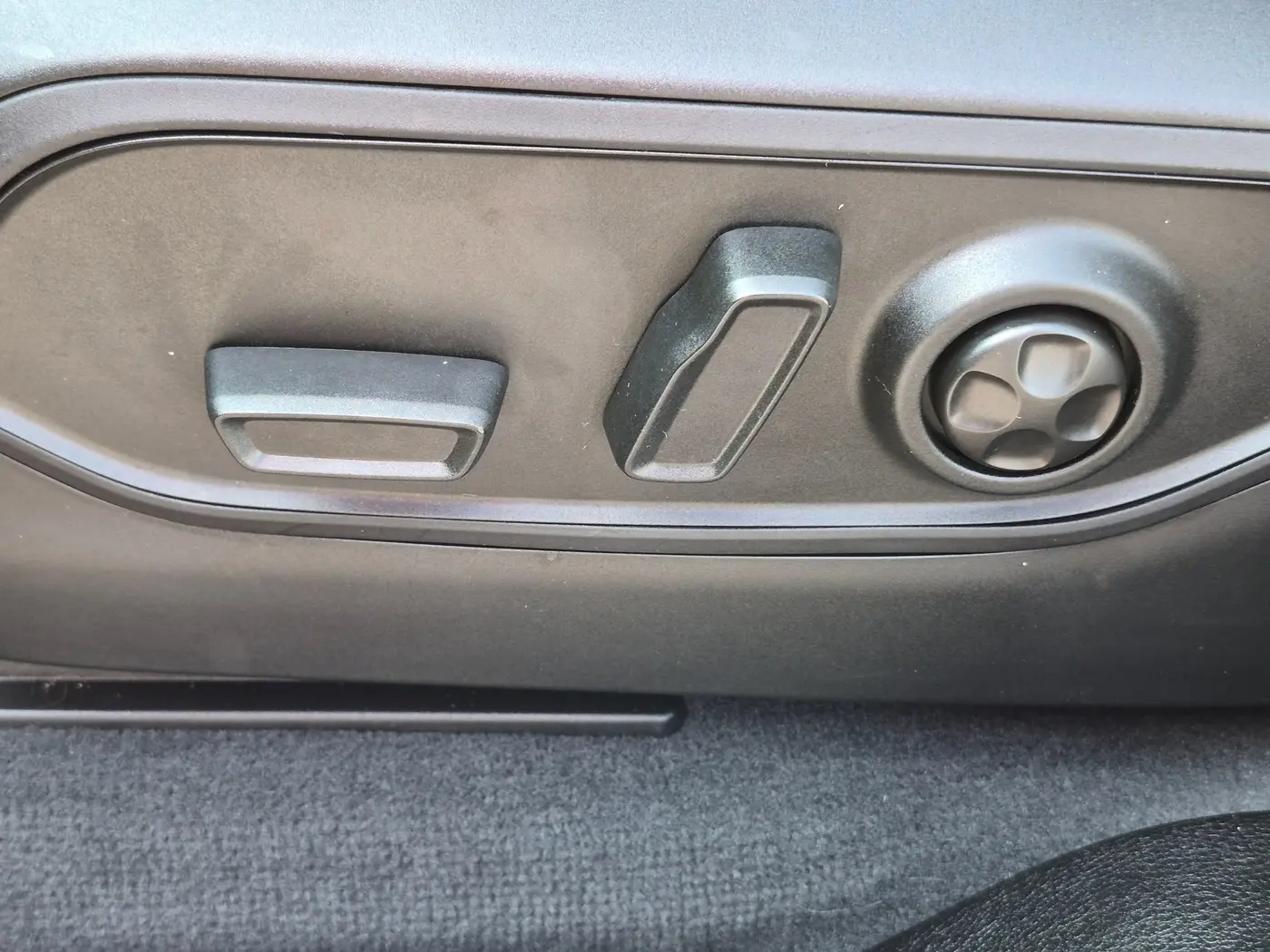 2025 Jeep Cherokee - $34,000