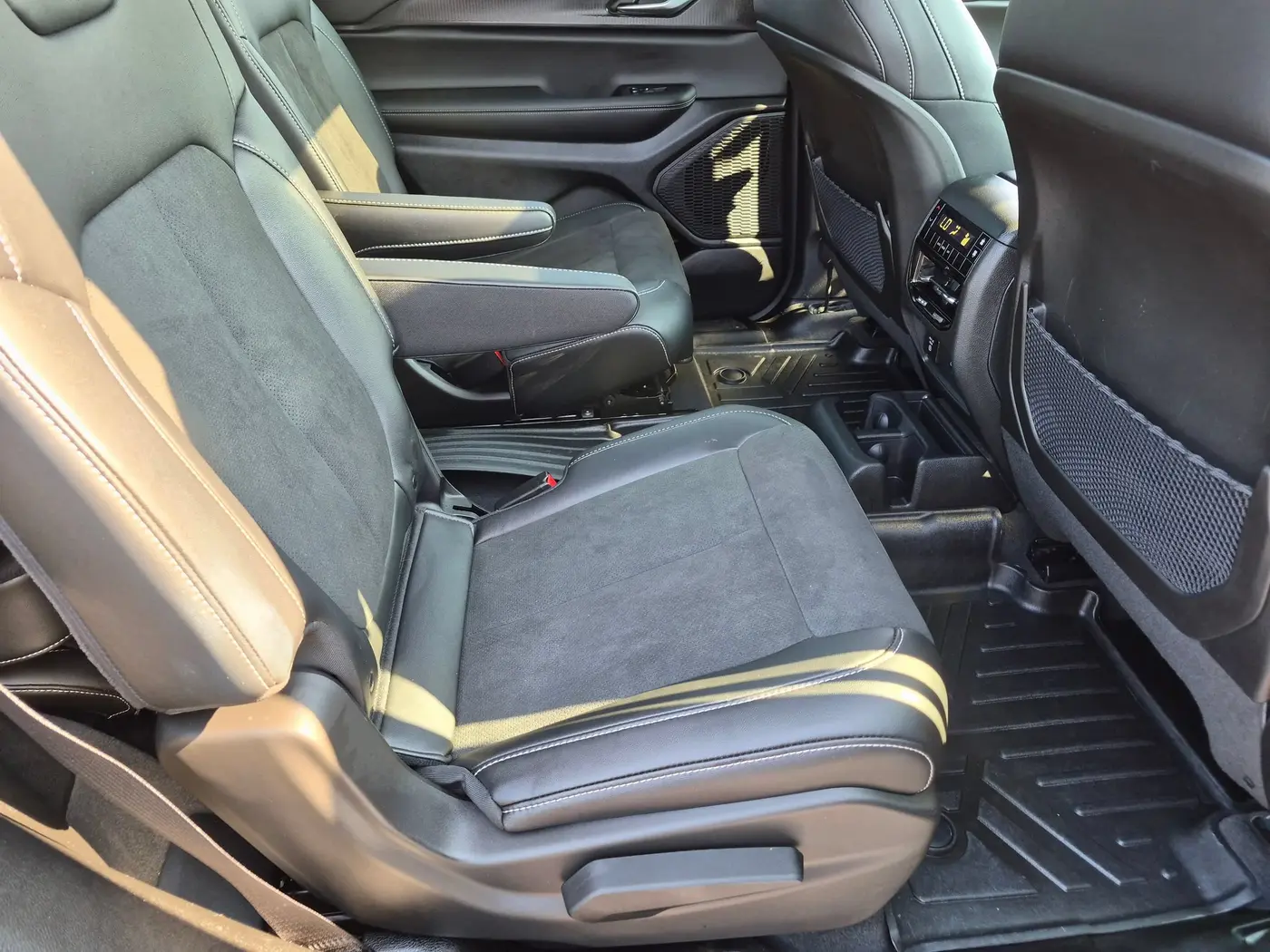 2025 Jeep Cherokee - $34,000