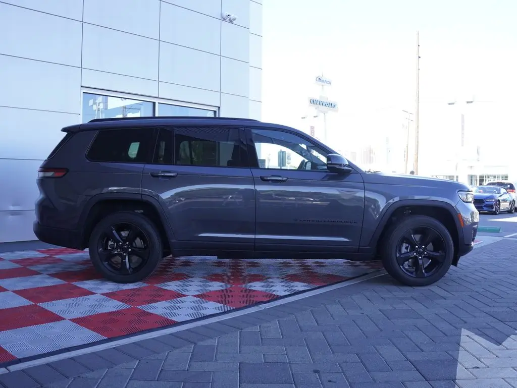 2021 Jeep Cherokee - $24,988