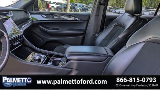 2023 Jeep Grand Cherokee L Laredo X