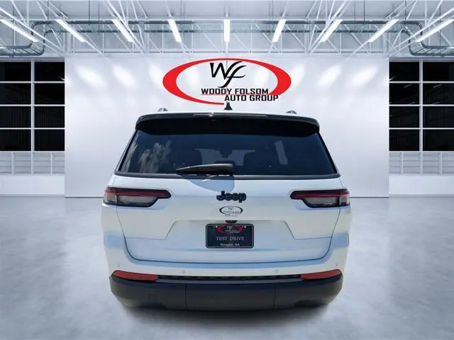2026 Jeep Cherokee - $44,303