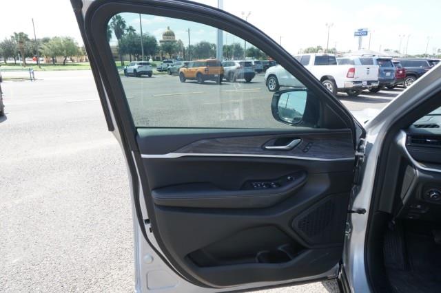 2026 Jeep Cherokee - $42,995