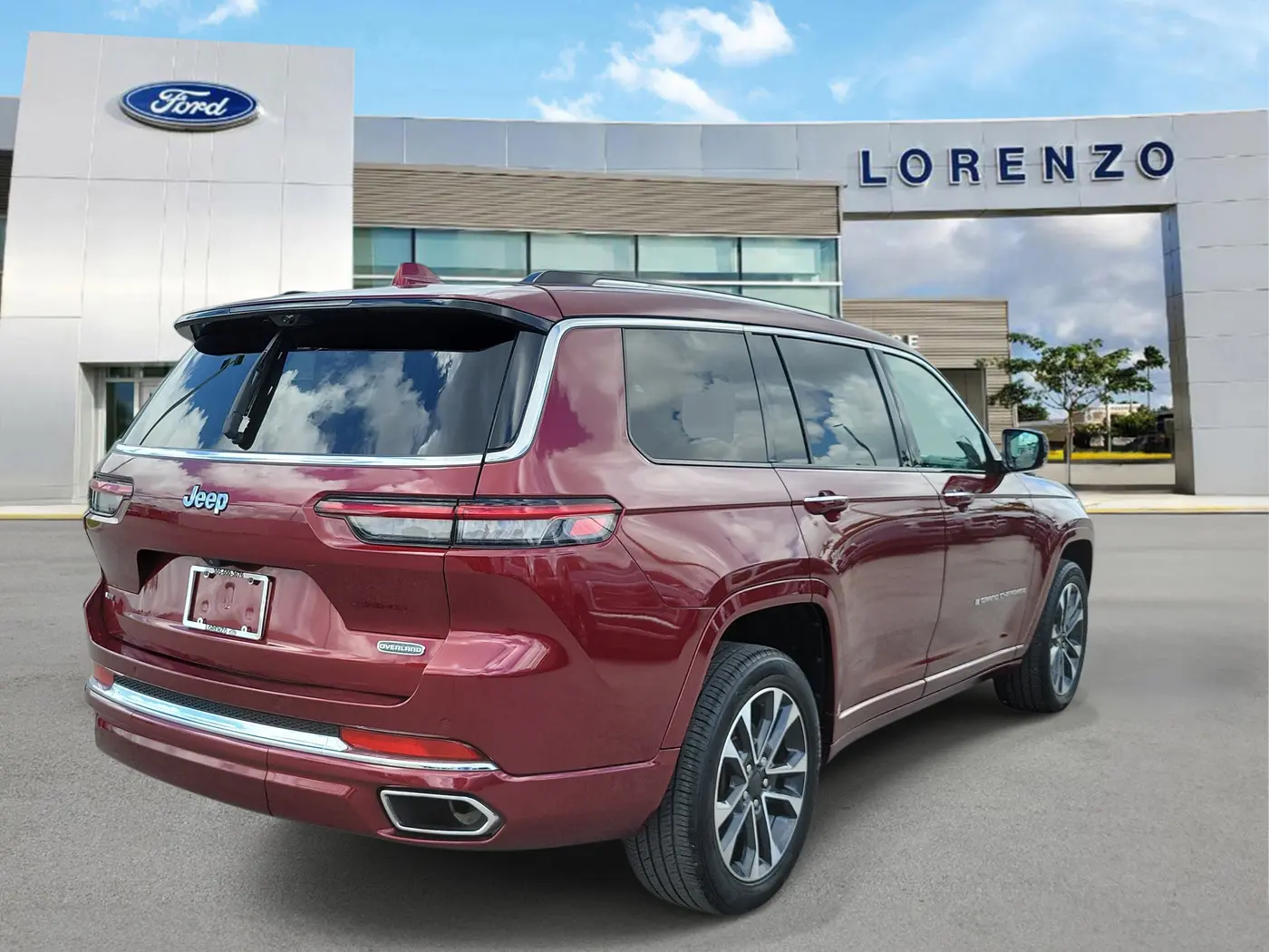 2021 Jeep Cherokee - $27,990