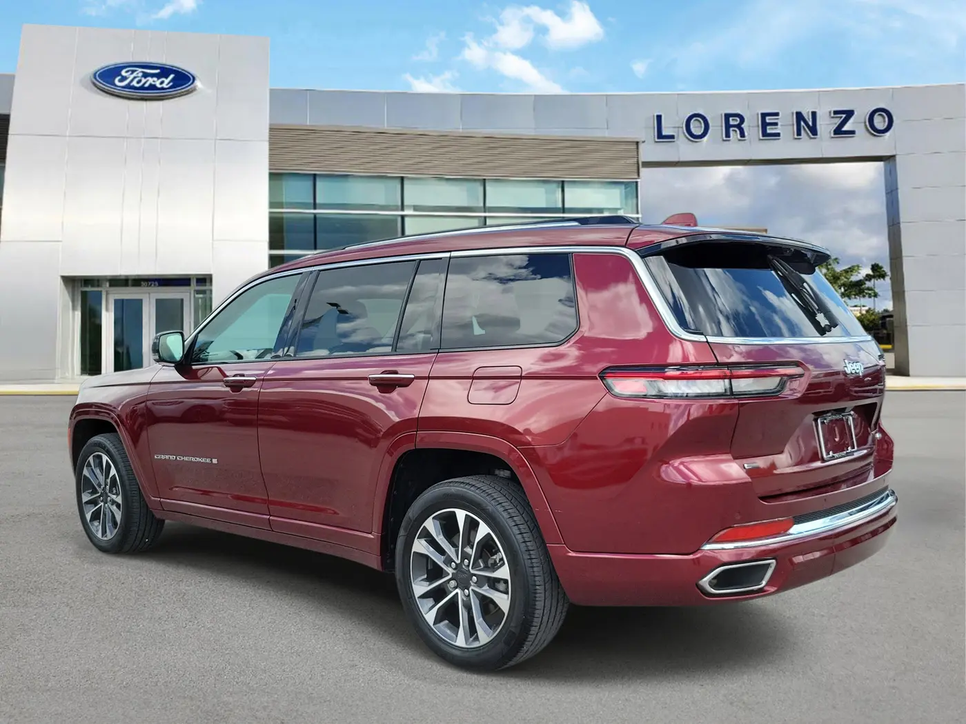 2021 Jeep Cherokee - $27,990