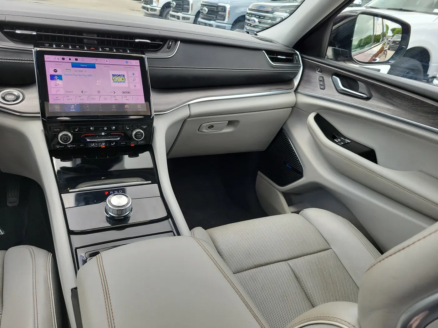 2021 Jeep Cherokee - $27,990