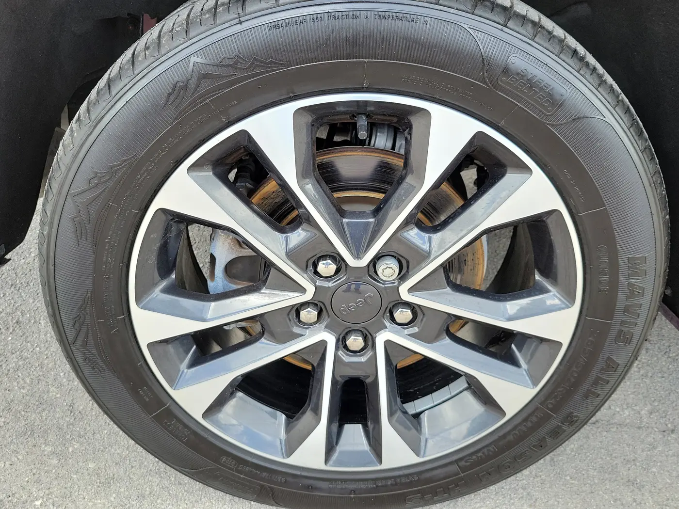 2021 Jeep Cherokee - $27,990