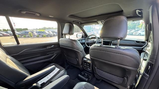 2023 Jeep Grand Cherokee L Laredo X