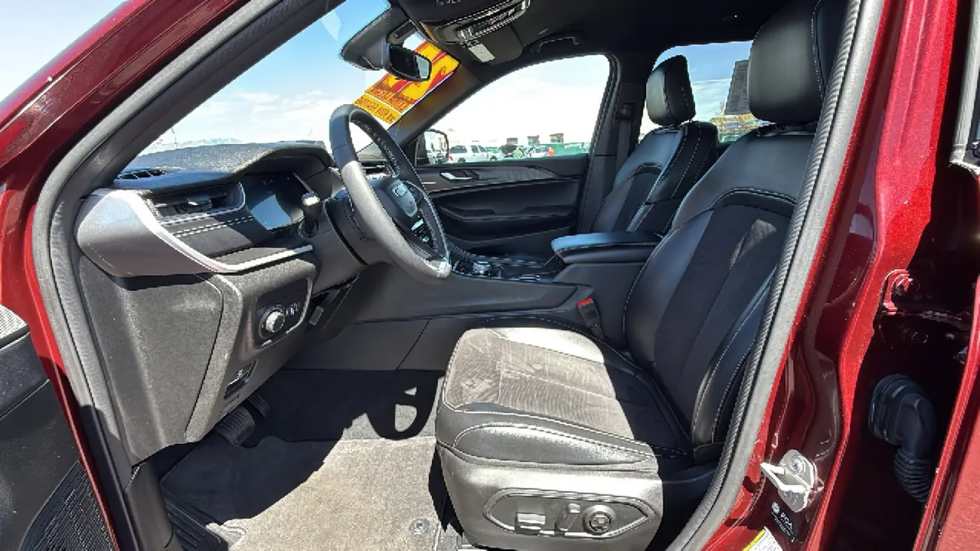 2024 Jeep Grand Cherokee L Altitude