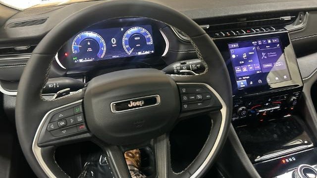 2025 Jeep Grand Cherokee L Laredo