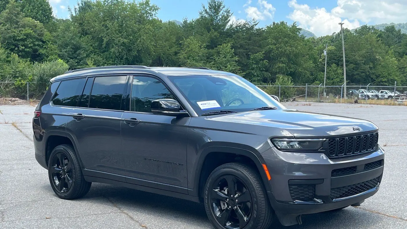 Preowned 2021 Jeep Grand Cherokee L Laredo for Sale