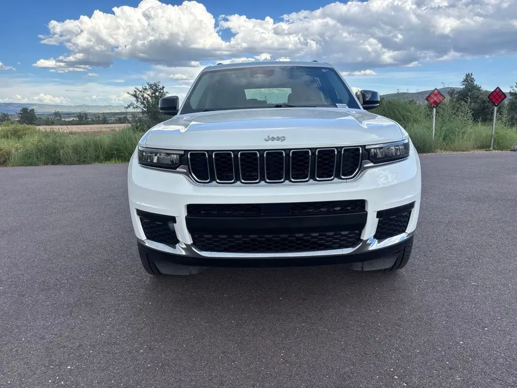 2023 Jeep Cherokee - $23,999