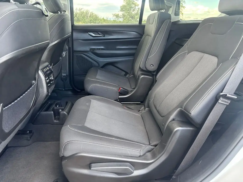 2023 Jeep Cherokee - $23,999