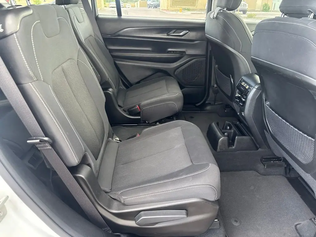 2023 Jeep Cherokee - $23,999