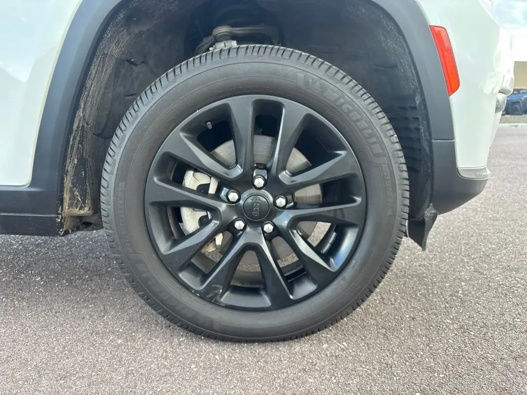 2023 Jeep Cherokee - $23,999
