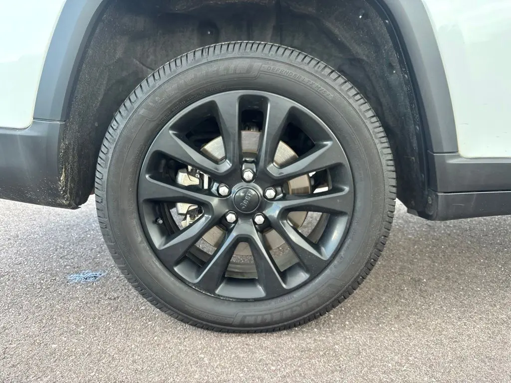 2023 Jeep Cherokee - $23,999