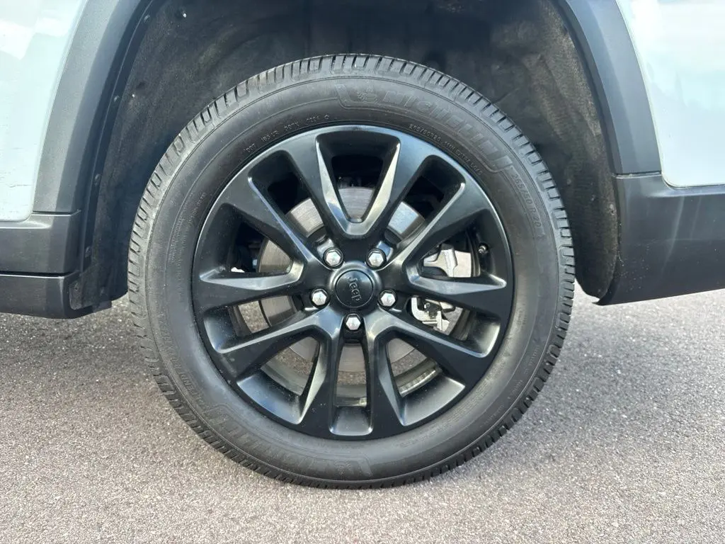 2023 Jeep Cherokee - $23,999