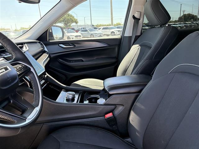 2023 Jeep Cherokee - $24,750