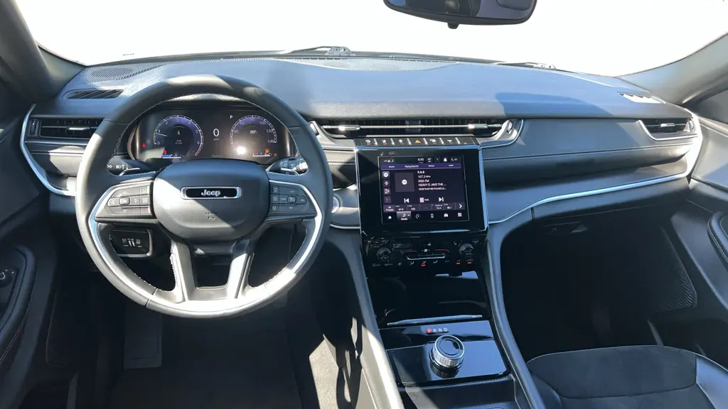 2024 Jeep Grand Cherokee L Laredo