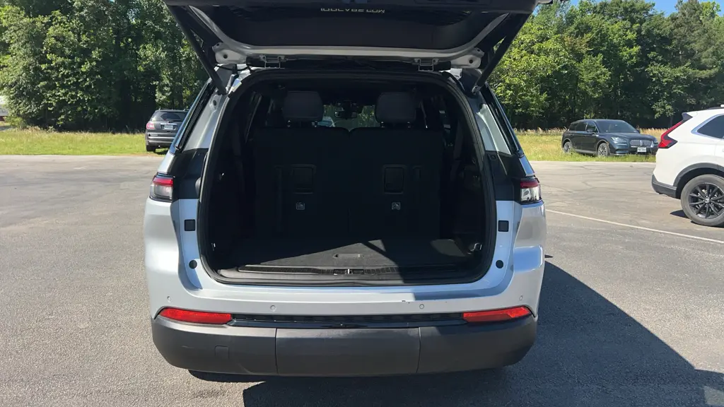 2024 Jeep Grand Cherokee L Laredo