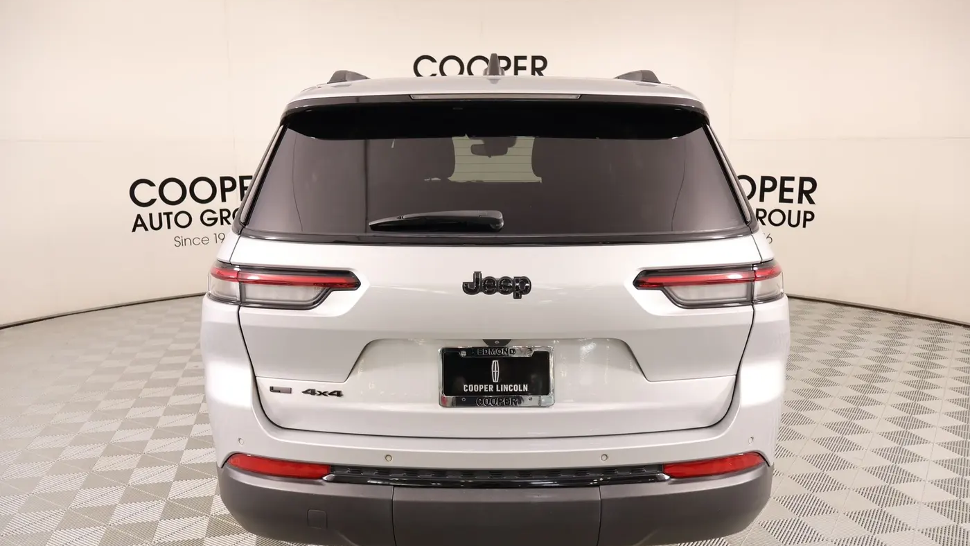 2021 Jeep Grand Cherokee L Laredo