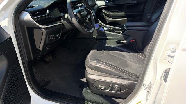 2023 Jeep Grand Cherokee L Laredo X